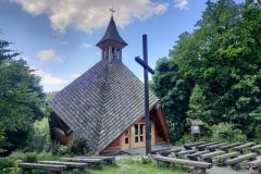 Drewniana kaplica Matki Bożej Fatimskiej i bł. Dzieci Fatimskich Drewniana kaplica Matki Bożej Fatimskiej i bł. Dzieci Fatimskich