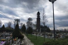 Cmentarz i wieża z dzwonami Cmentarz i wieża z dzwonami