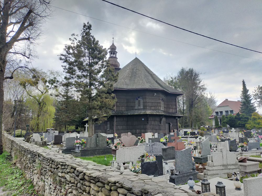 travelseries ustron nierodzim01 Widok od strony cmentarza