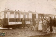 Wagon parowy i mieszkańcy / http://kolejcieszyn.pl Wagon parowy i mieszkańcy / http://kolejcieszyn.pl