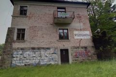 Nieczynne schronisko PTTK Dworzec Beskidzki w Zwardoniu Nieczynne schronisko PTTK Dworzec Beskidzki w Zwardoniu