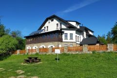 Schronisko PTTK na Magurce Wilkowickiej Schronisko PTTK na Magurce Wilkowickiej
