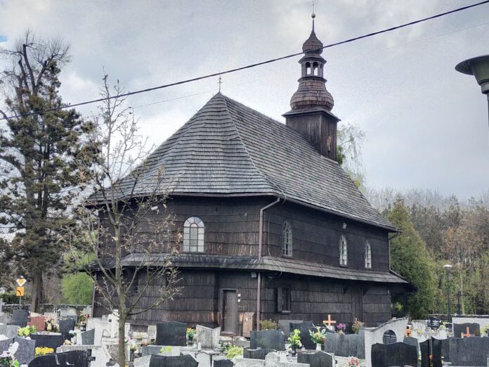 Drewniany kościół św. Anny w Ustroniu Nierodzimiu