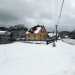 Malownicza zima we wsi Korna