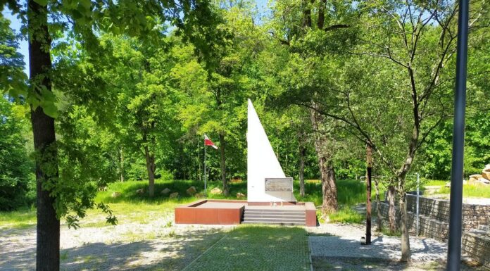 Pomnik 11 zamordowanych partyzantów w Żabnicy