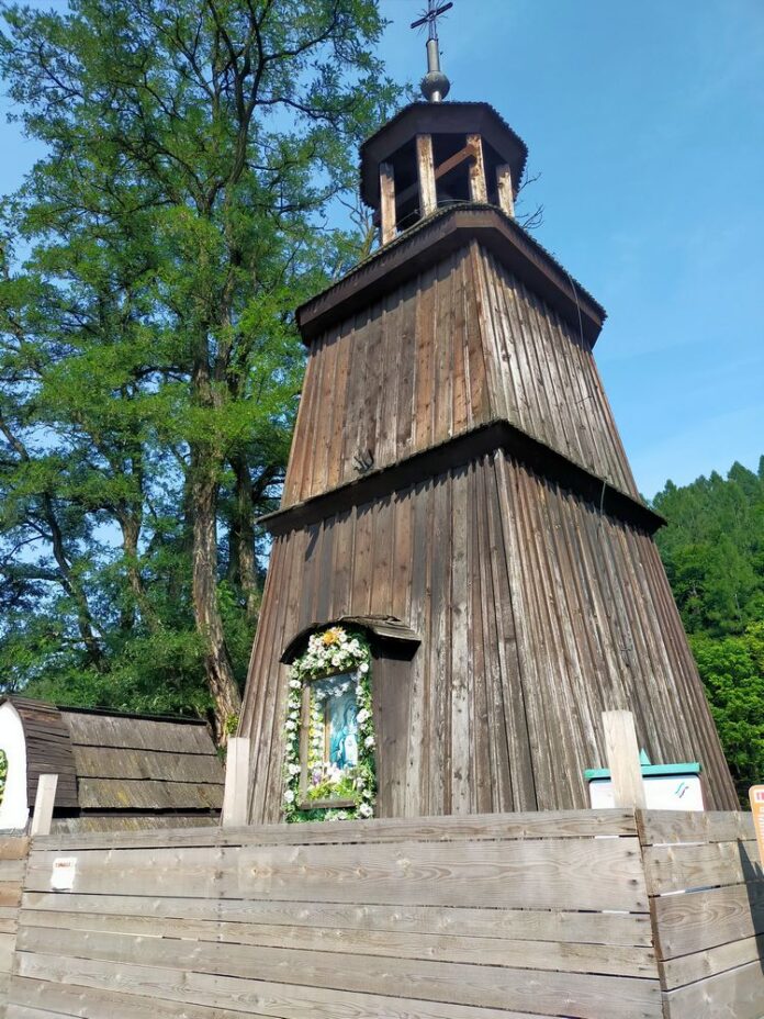 Dzwonnica loretańska z kaplicą w Czernichowie